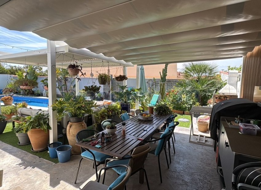 Återförsäljning - Fristående villa -
Torrevieja - La Siesta - El Salado -  Torreta