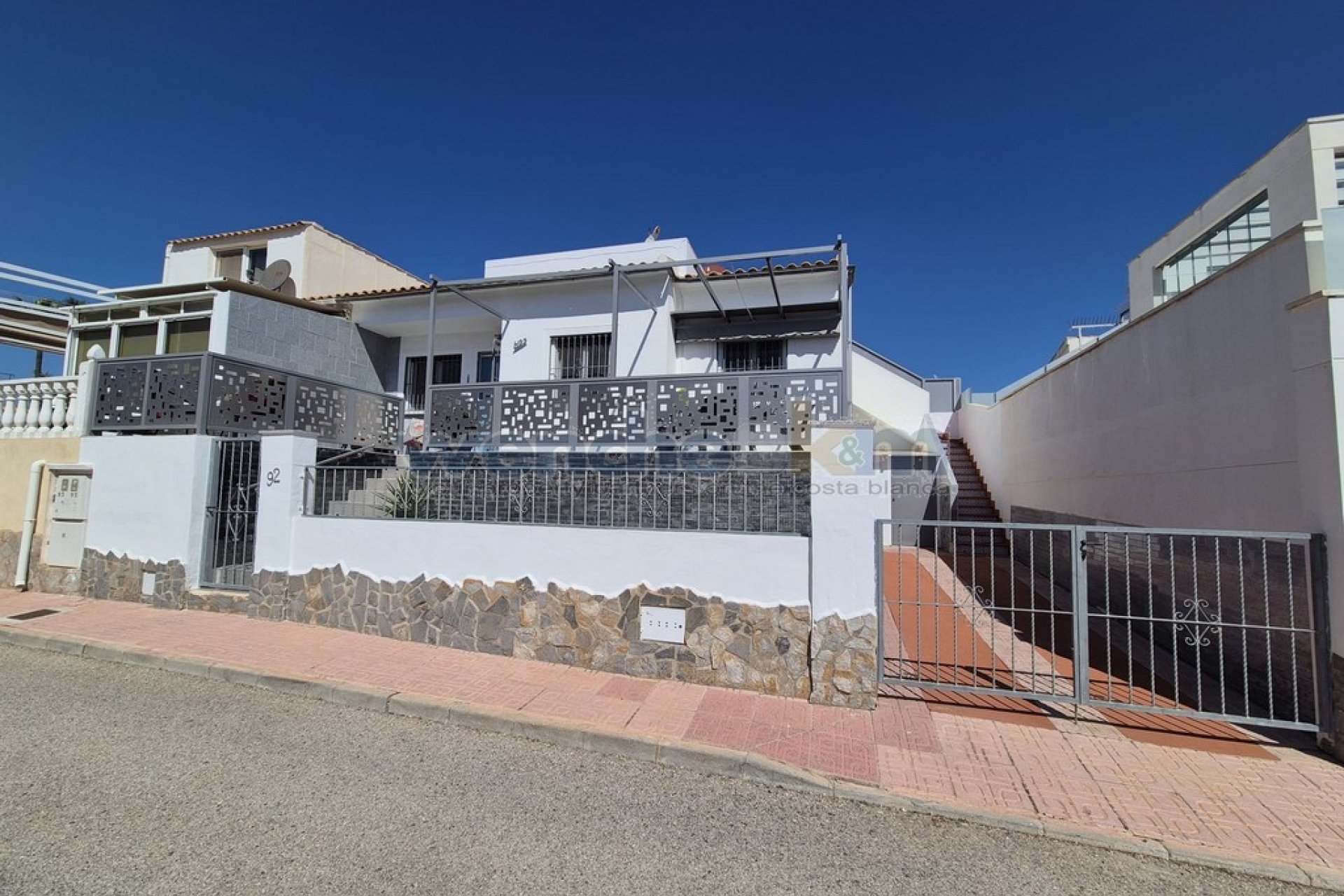 Återförsäljning - Quatro -
Orihuela Costa - La Florida