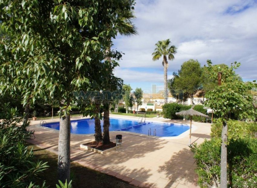 Återförsäljning - Quatro -
Orihuela Costa - Los Altos