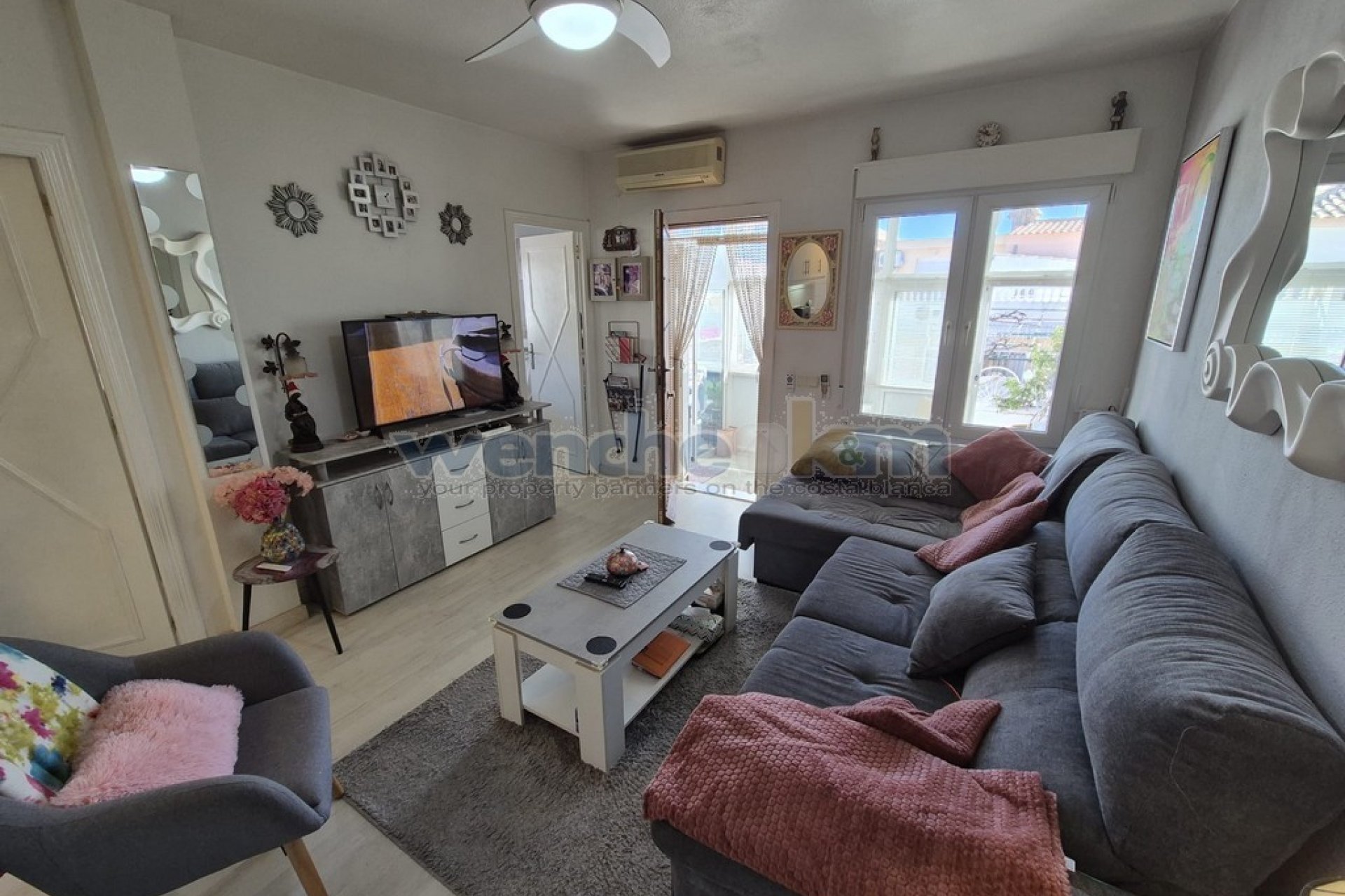 Återförsäljning - Quatro -
Orihuela Costa - Los Altos