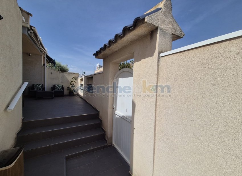 Återförsäljning - Quatro -
Orihuela Costa - Los Altos