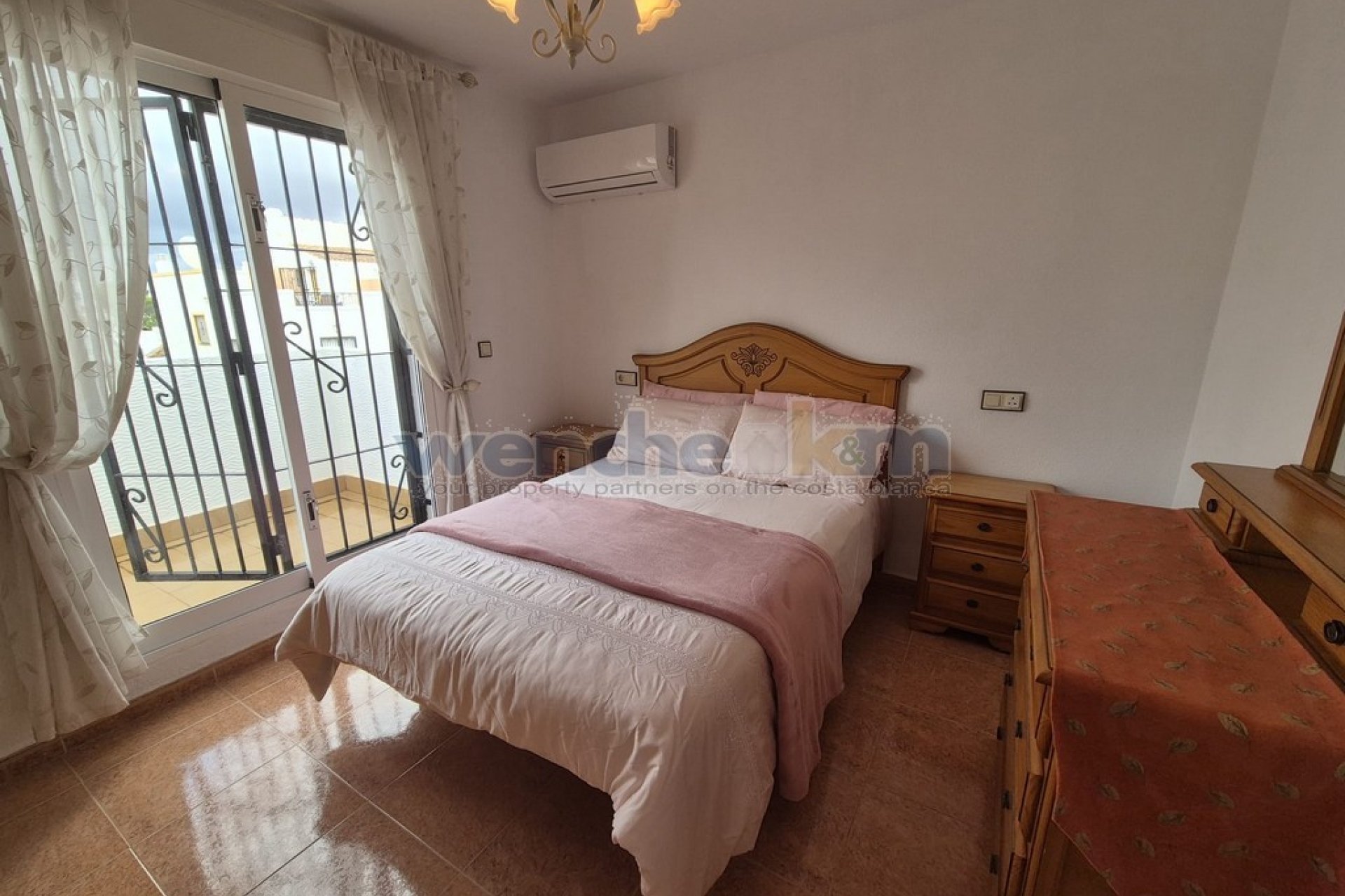 Återförsäljning - Quatro -
Orihuela Costa - Los Altos
