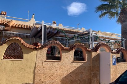 Casa Adosada - Reventa - Orihuela Costa -
                La Florida