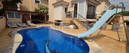 Freistehende Villa - Wiederverkauf -
            Orihuela Costa - 571