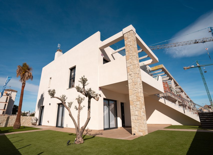 Neue Gebäude - Bungalow-Apartment -
Pilar de la Horadada