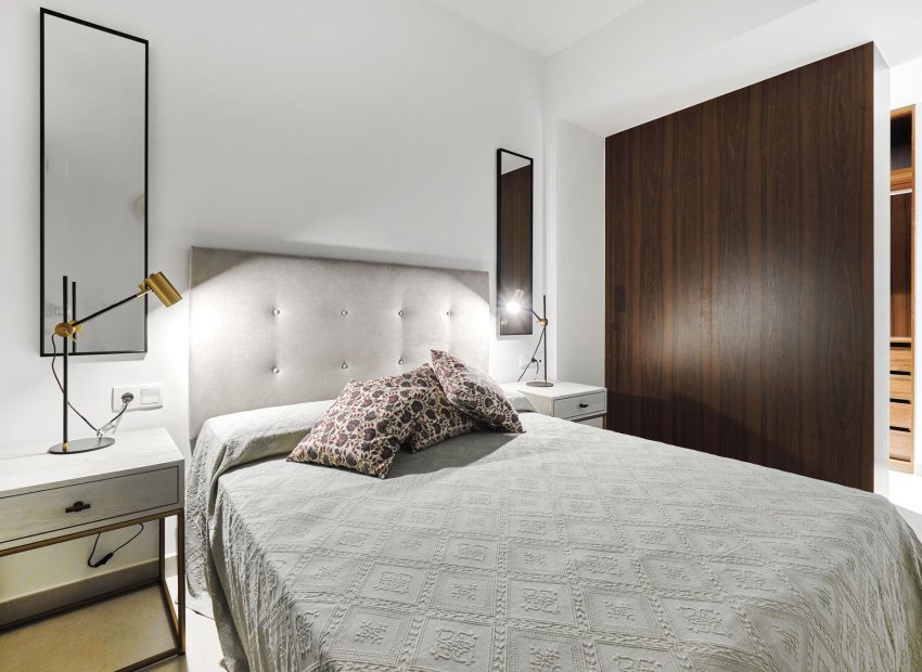 Neue Gebäude - Bungalow-Apartment -
Torrevieja