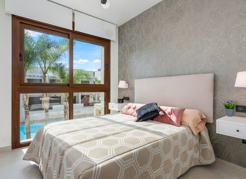 Neue Gebäude - Bungalow-Apartment -
Torrevieja