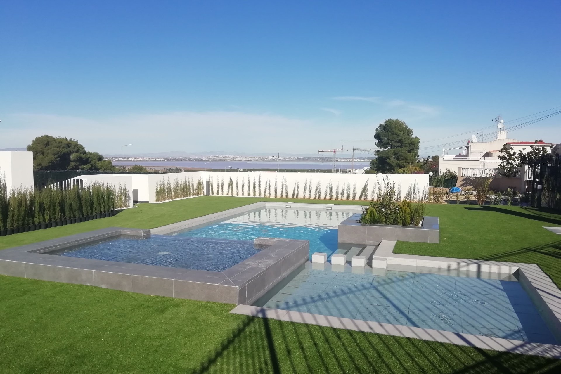 Neue Gebäude - Bungalow-Apartment -
Torrevieja