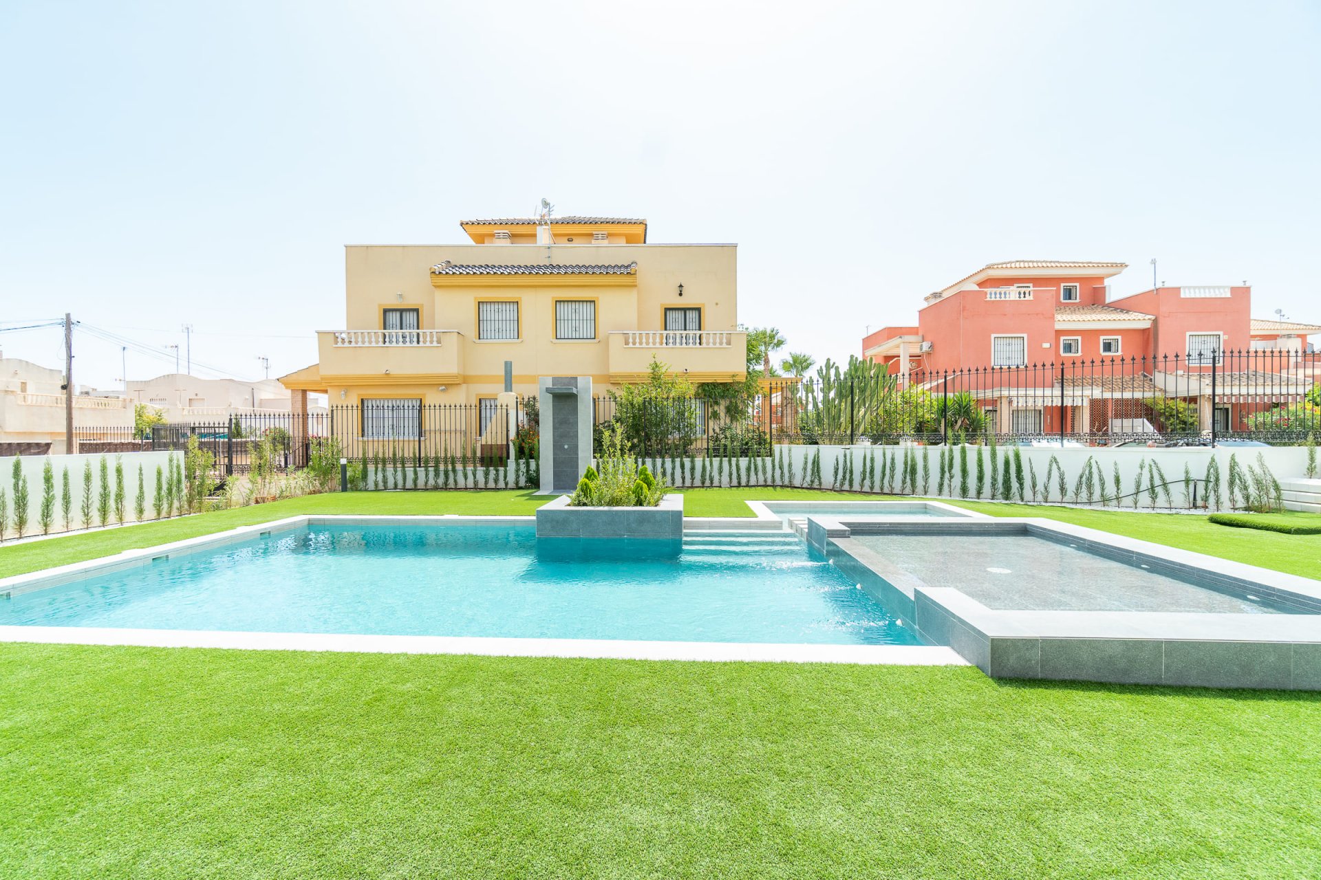 Neue Gebäude - Bungalow-Apartment -
Torrevieja