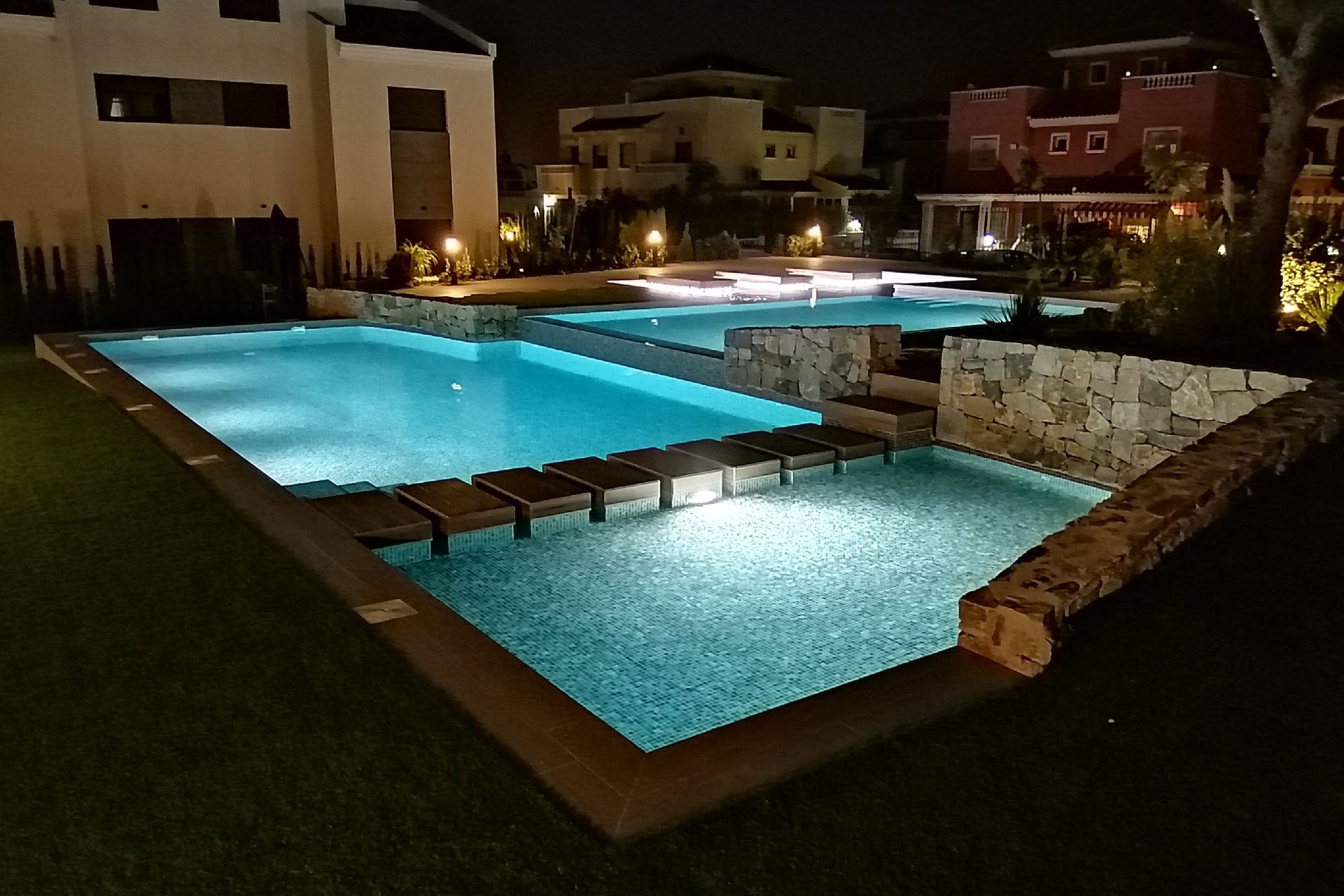 Neue Gebäude - Bungalow-Apartment -
Torrevieja