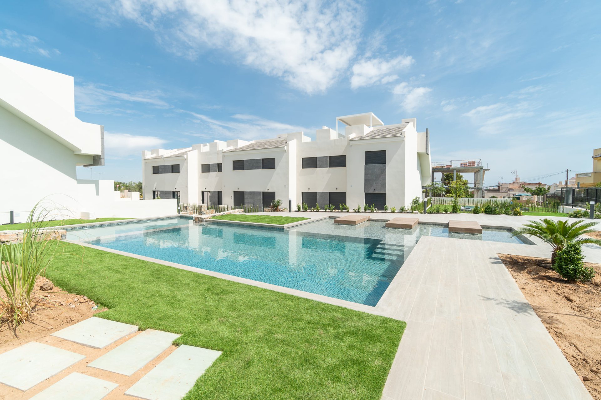 Neue Gebäude - Bungalow-Apartment -
Torrevieja
