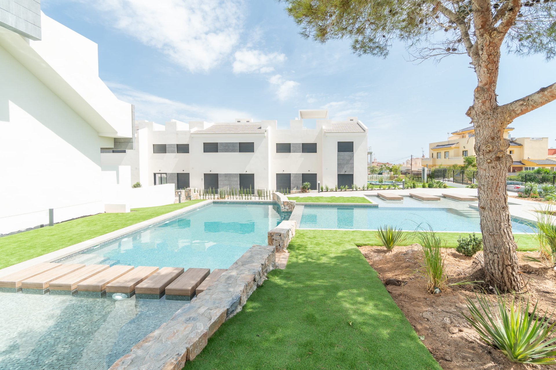 Neue Gebäude - Bungalow-Apartment -
Torrevieja