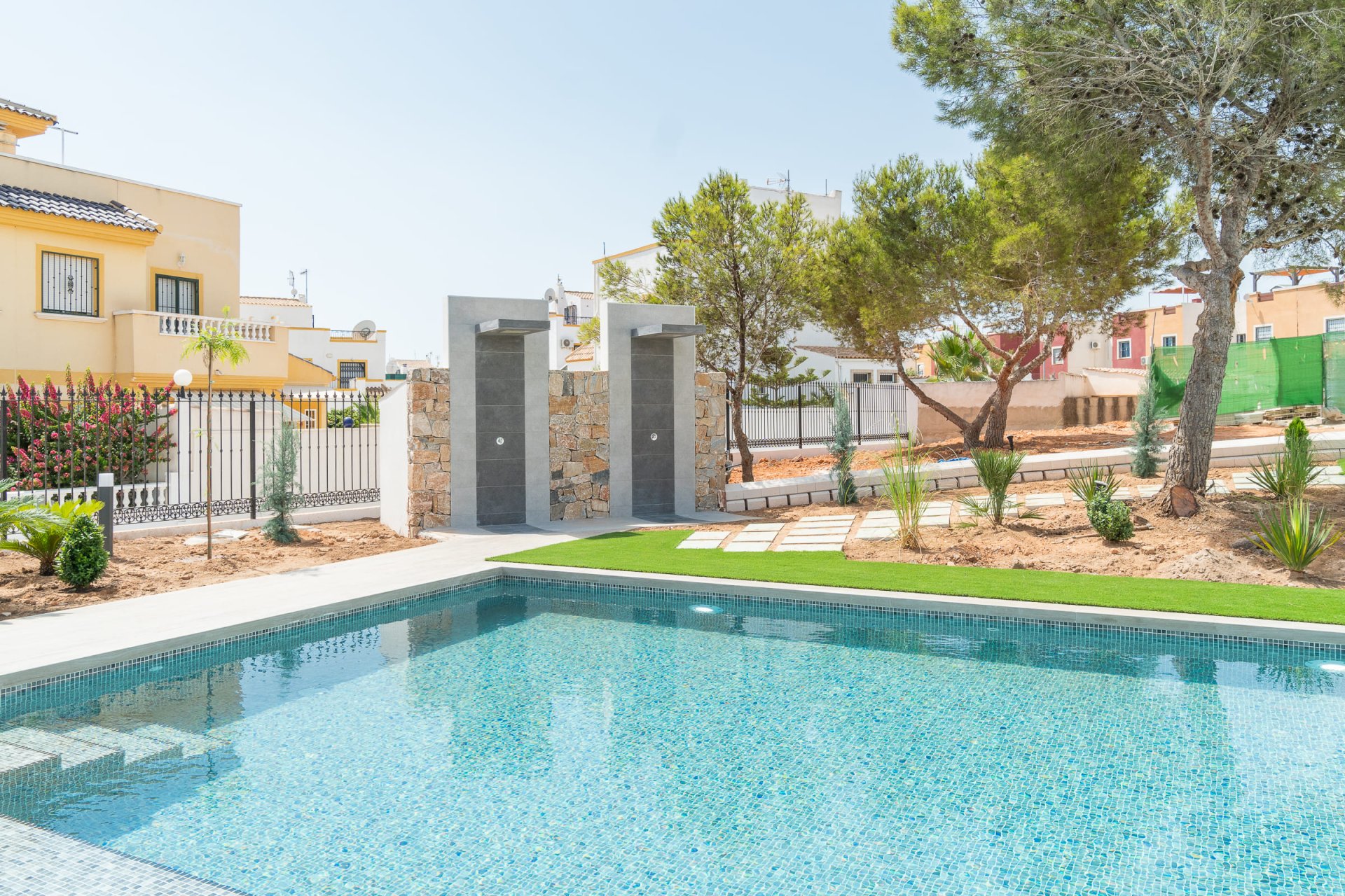 Neue Gebäude - Bungalow-Apartment -
Torrevieja