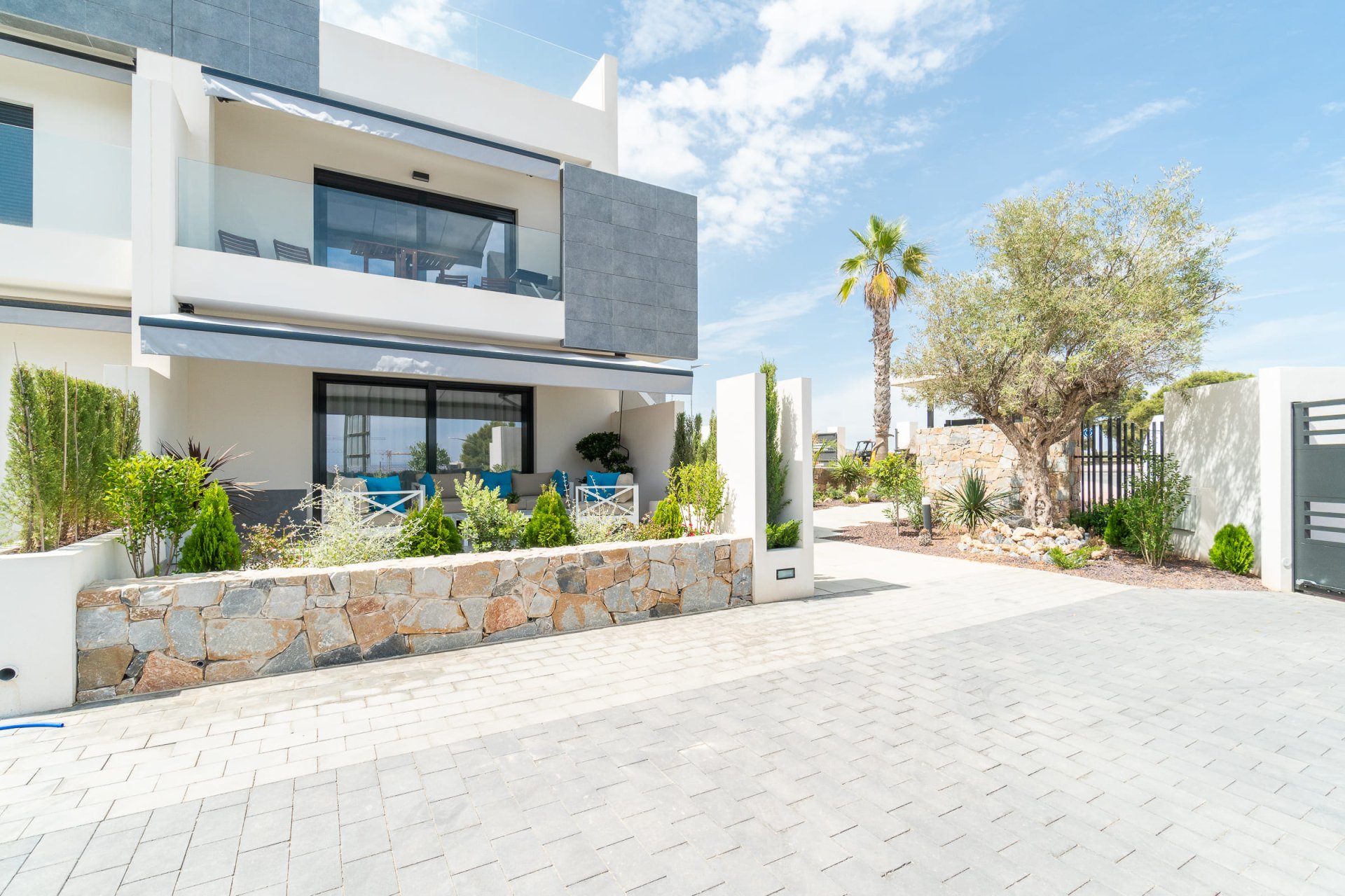 Neue Gebäude - Bungalow-Apartment -
Torrevieja