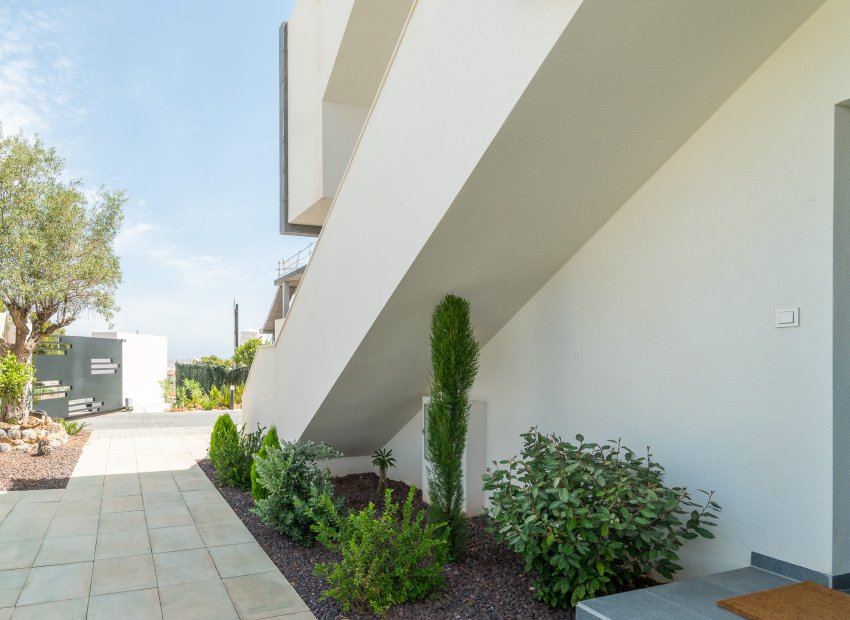 Neue Gebäude - Bungalow-Apartment -
Torrevieja