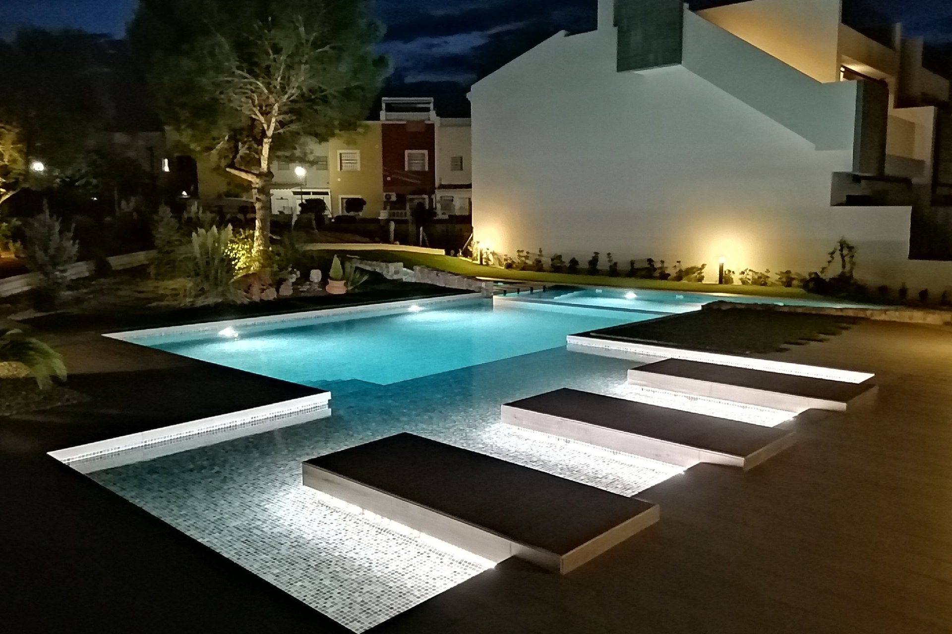 Neue Gebäude - Bungalow-Apartment -
Torrevieja