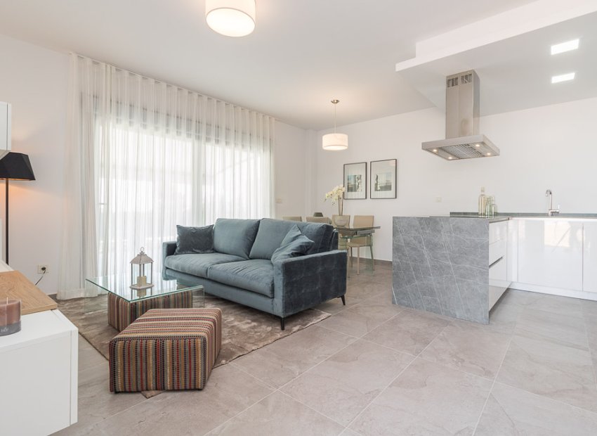 Neue Gebäude - Bungalow-Apartment -
Torrevieja