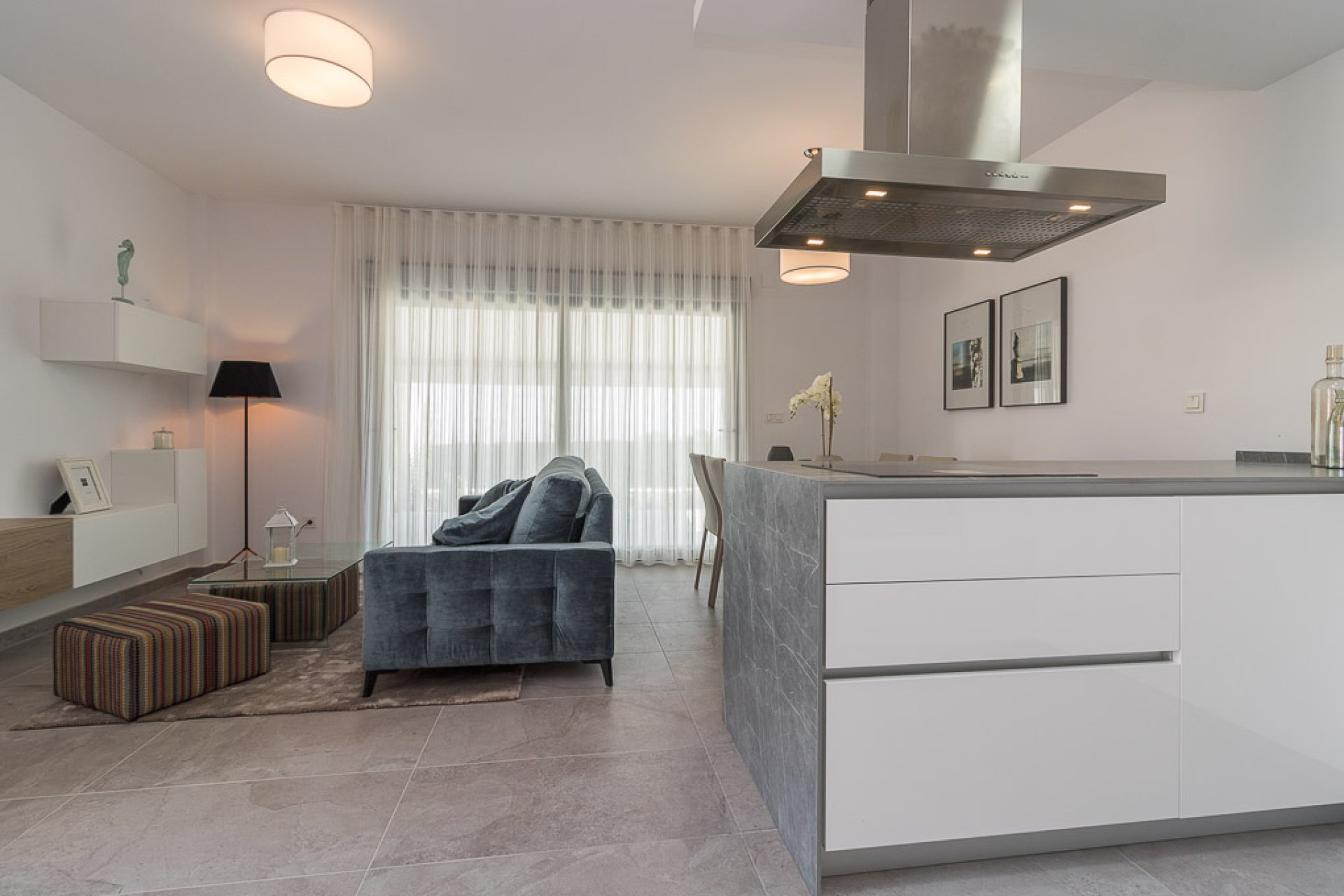 Neue Gebäude - Bungalow-Apartment -
Torrevieja