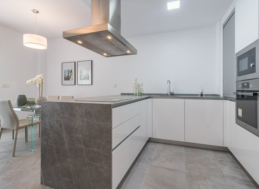 Neue Gebäude - Bungalow-Apartment -
Torrevieja
