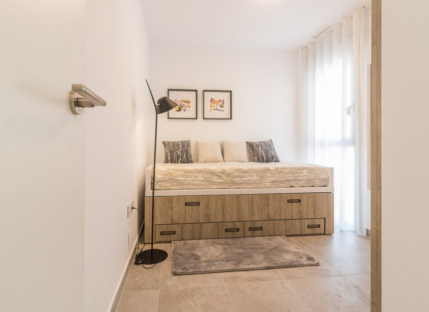 Neue Gebäude - Bungalow-Apartment -
Torrevieja