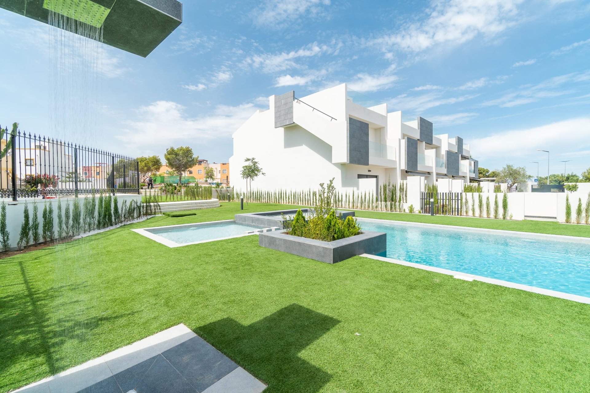Neue Gebäude - Bungalow-Apartment -
Torrevieja