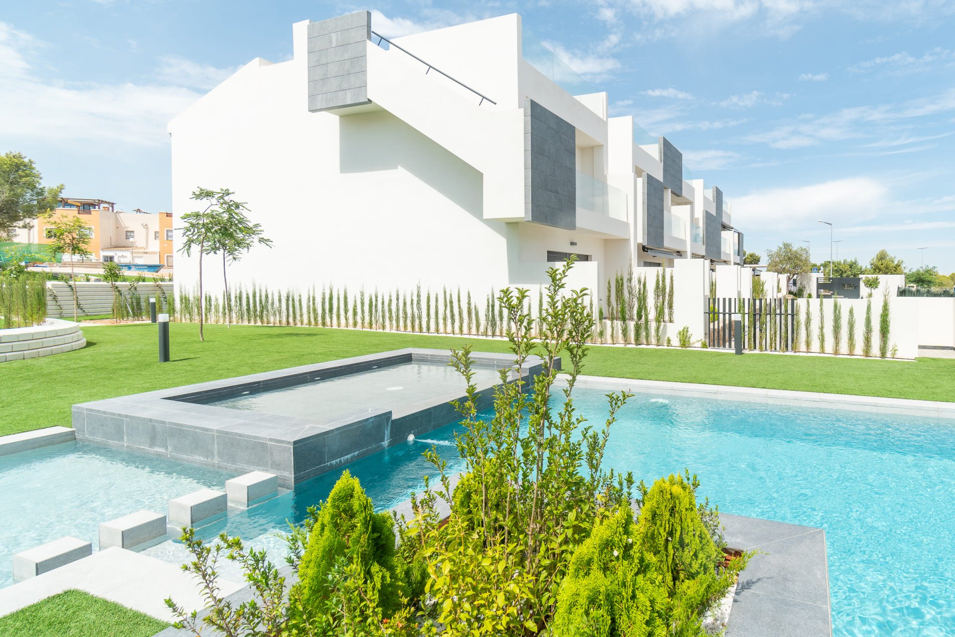 Neue Gebäude - Bungalow-Apartment -
Torrevieja