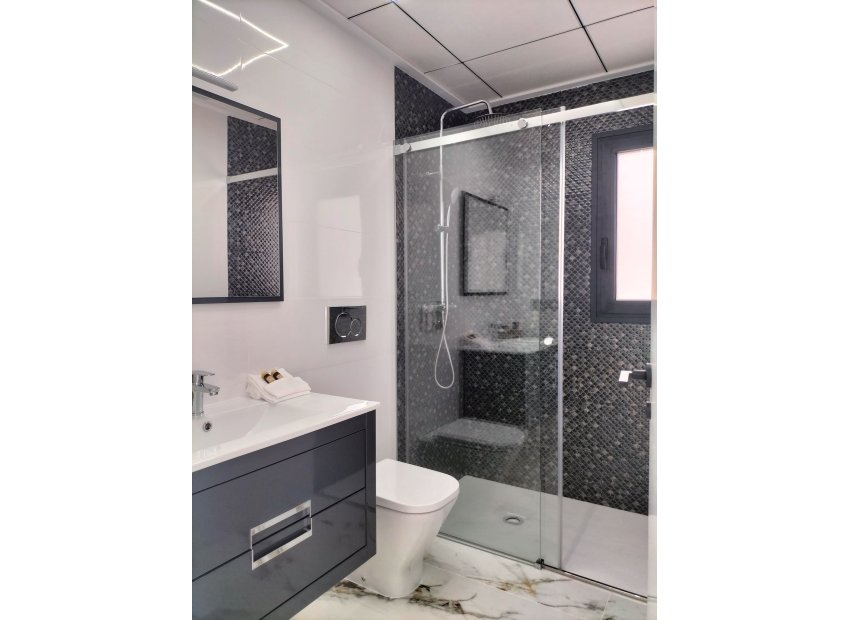 Neue Gebäude - Freistehende Villa -
Pilar de la Horadada