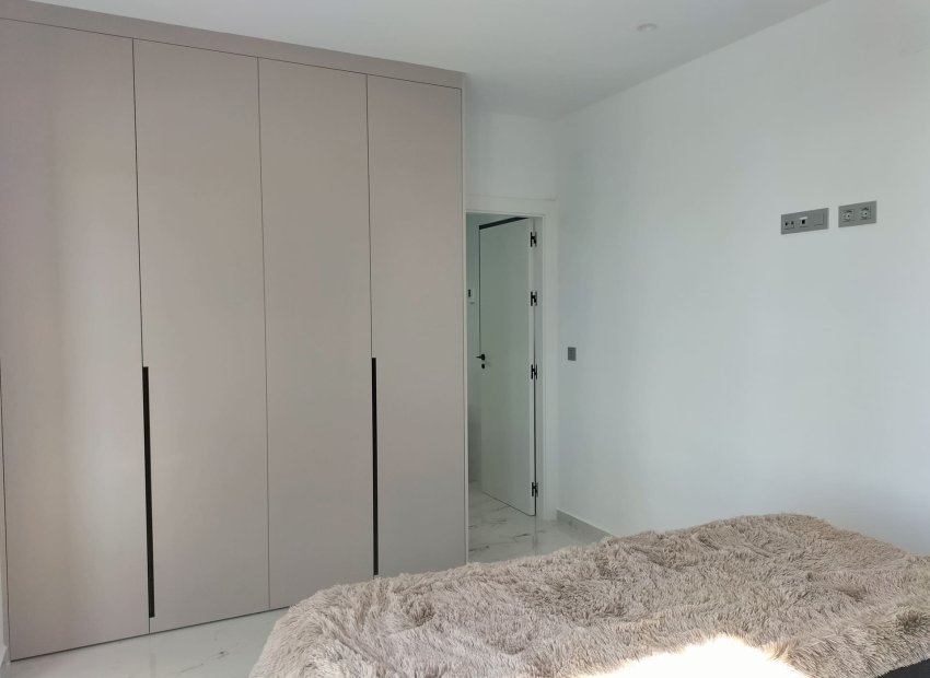 Neue Gebäude - Freistehende Villa -
Pilar de la Horadada