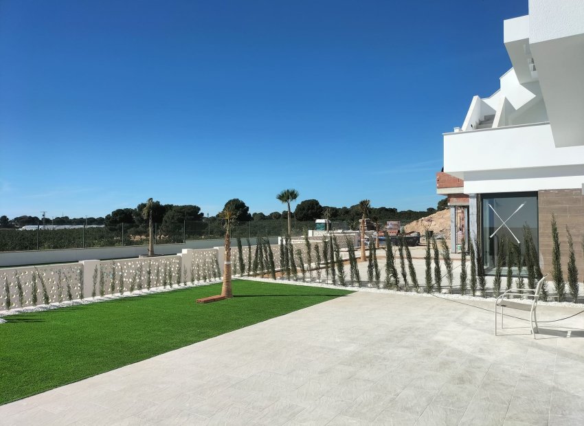 Neue Gebäude - Freistehende Villa -
Pilar de la Horadada