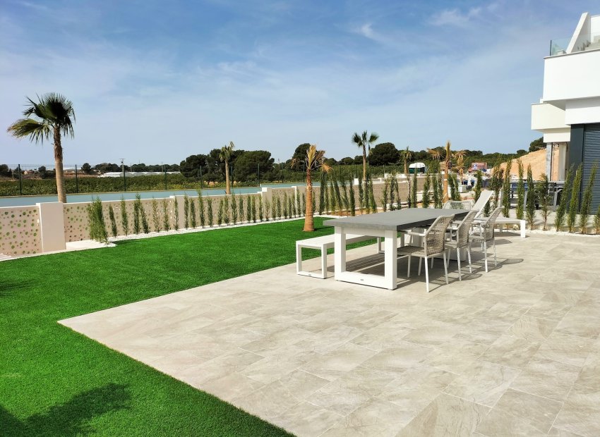 Neue Gebäude - Freistehende Villa -
Pilar de la Horadada