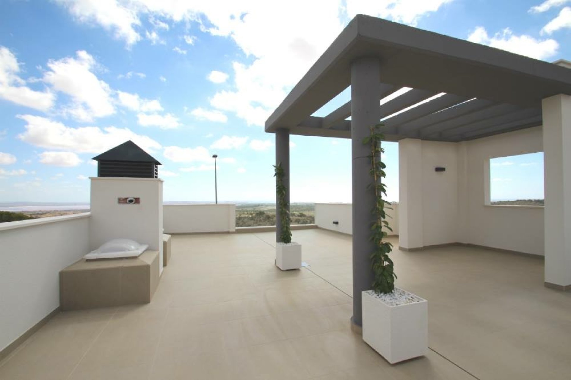 Neue Gebäude - Freistehende Villa -
San Miguel de Salinas