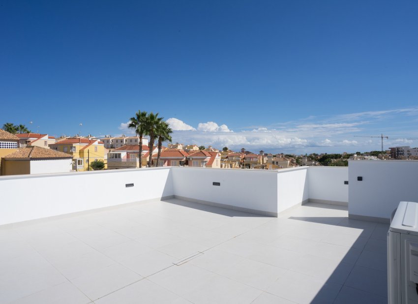 Neue Gebäude - Freistehende Villa -
San Miguel de Salinas