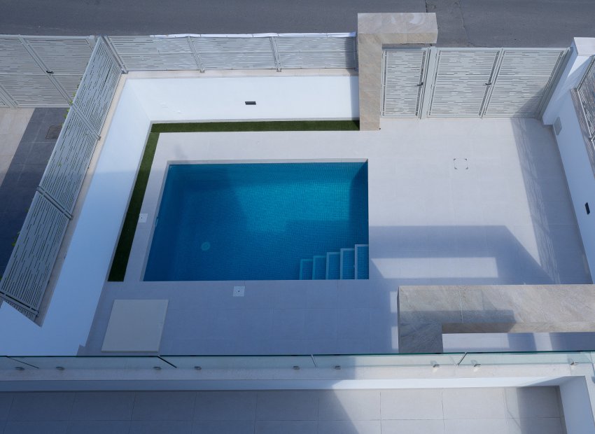 Neue Gebäude - Freistehende Villa -
San Miguel de Salinas