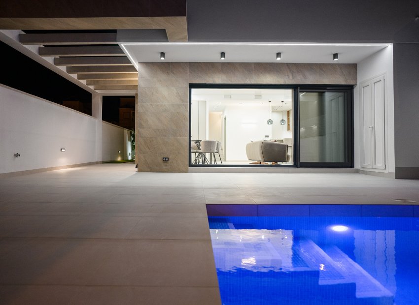 Neue Gebäude - Freistehende Villa -
San Miguel de Salinas