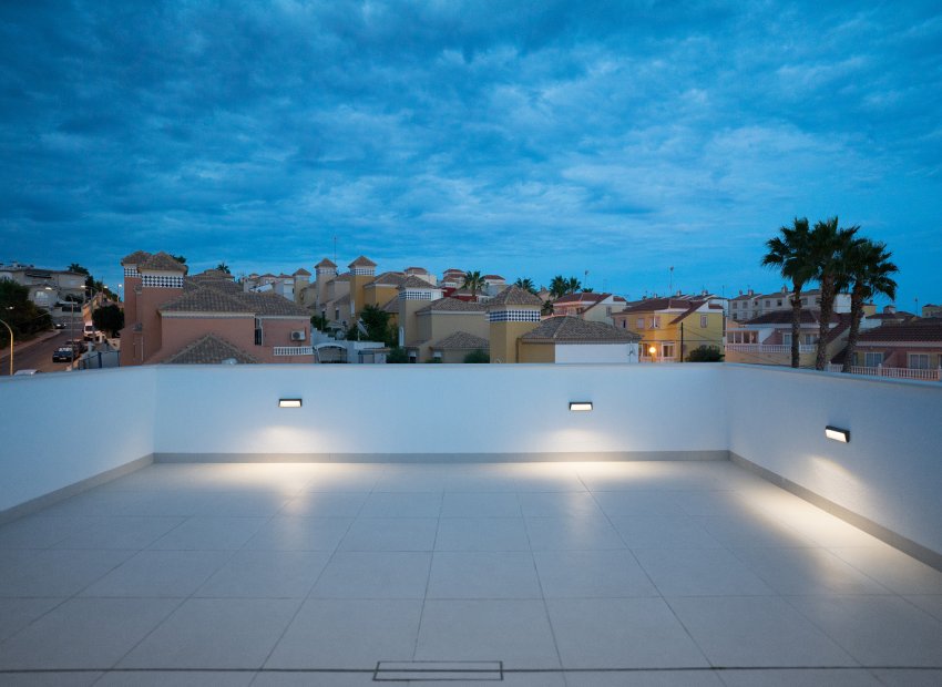 Neue Gebäude - Freistehende Villa -
San Miguel de Salinas