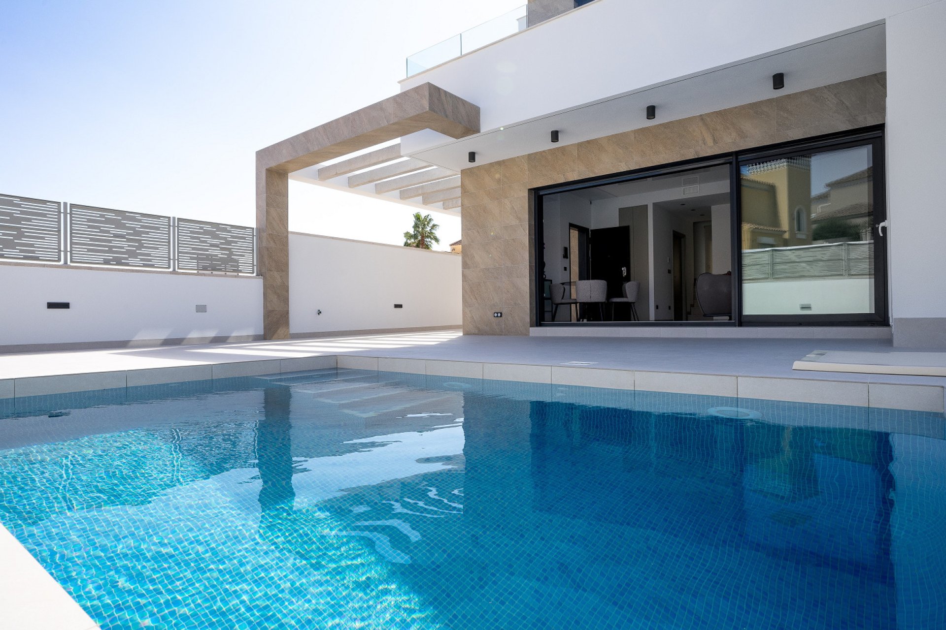Neue Gebäude - Freistehende Villa -
San Miguel de Salinas