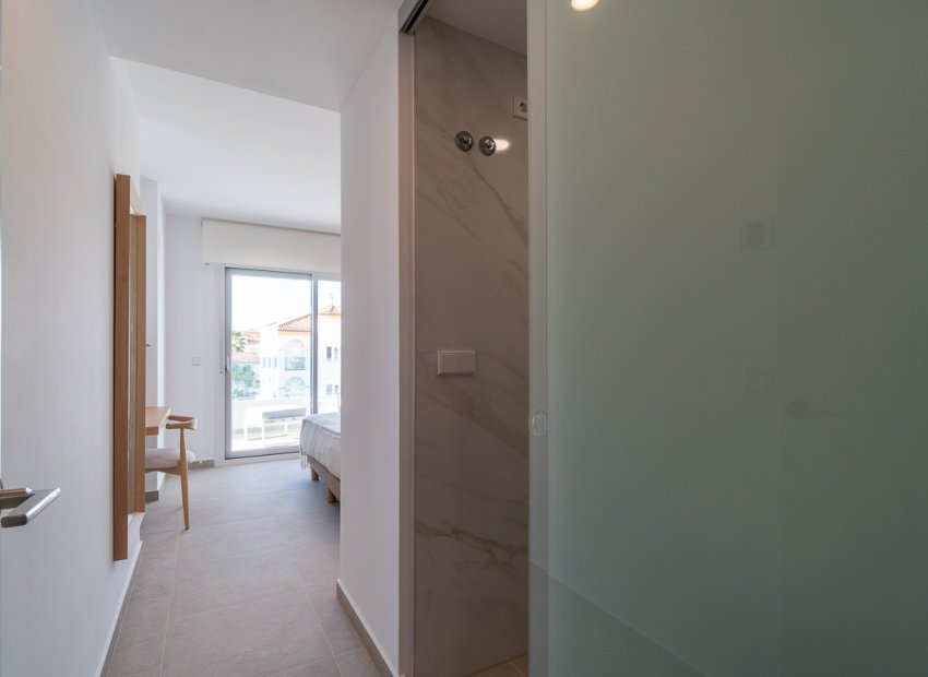 Neue Gebäude - Wohnung -
Playa Flamenca
