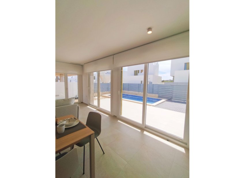 New Build - Detached Villa -
Entrenaranjos