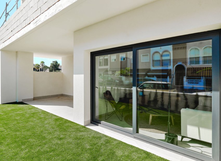 Nouvelle construction - Bungalow-Appartement -
Torrevieja