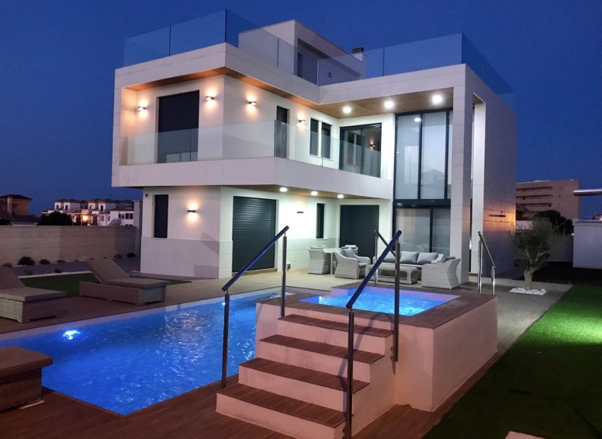 Nybygg - Frittliggende villa -
Dehesa de Campoamor