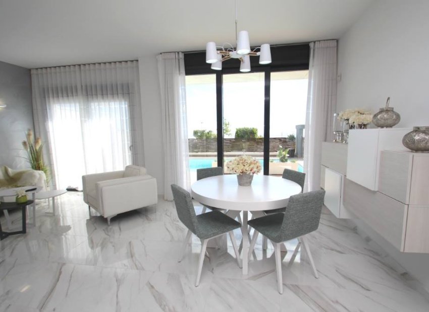 Nybygg - Frittliggende villa -
San Miguel de Salinas