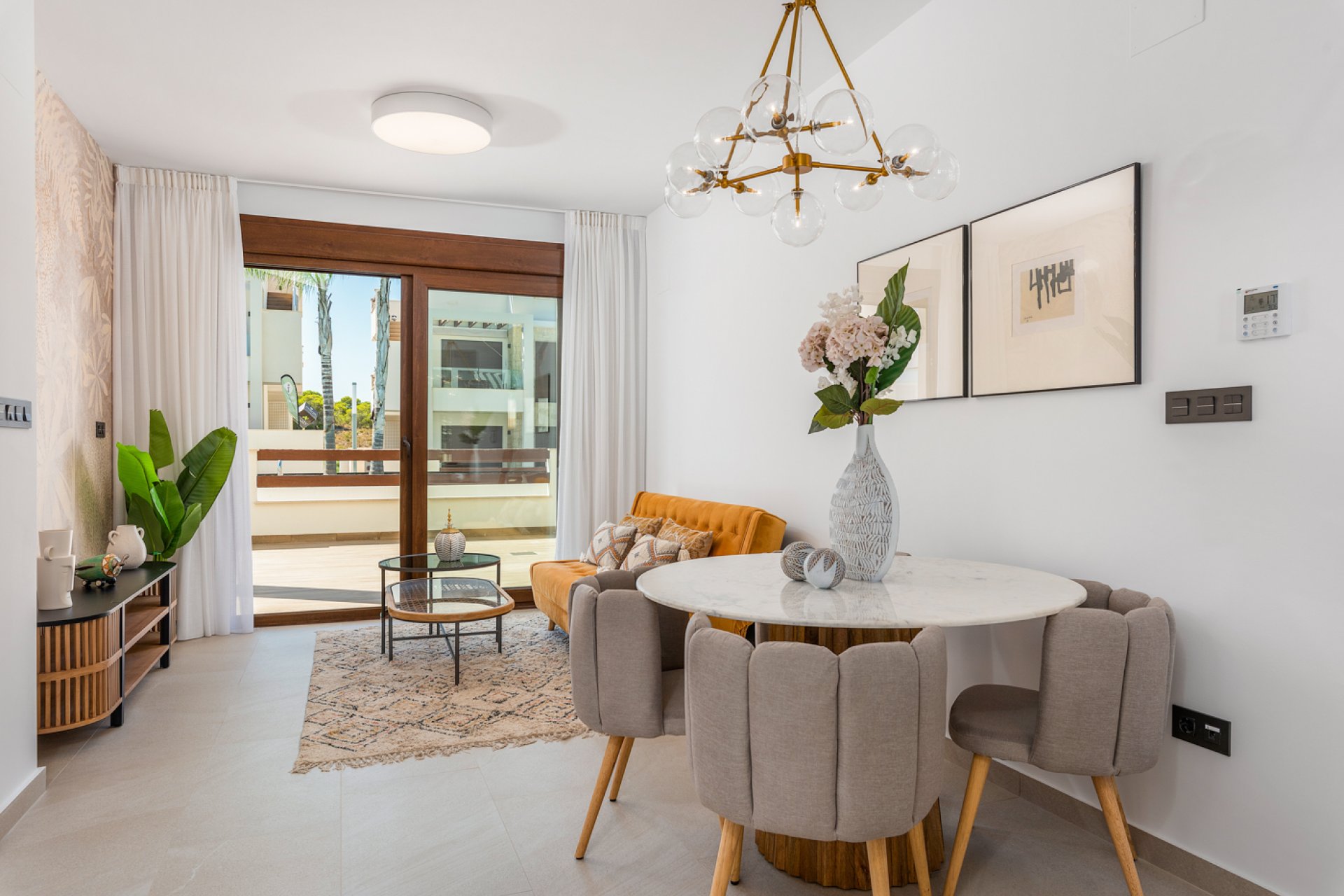 Nybyggnation - Bungalow-Lägenhet -
Torrevieja