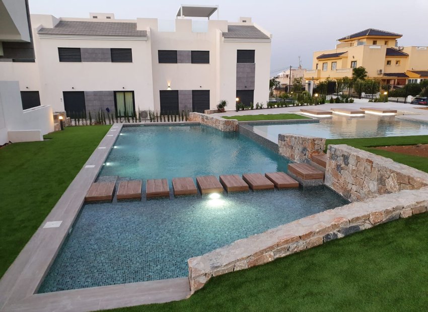 Nybyggnation - Bungalow-Lägenhet -
Torrevieja