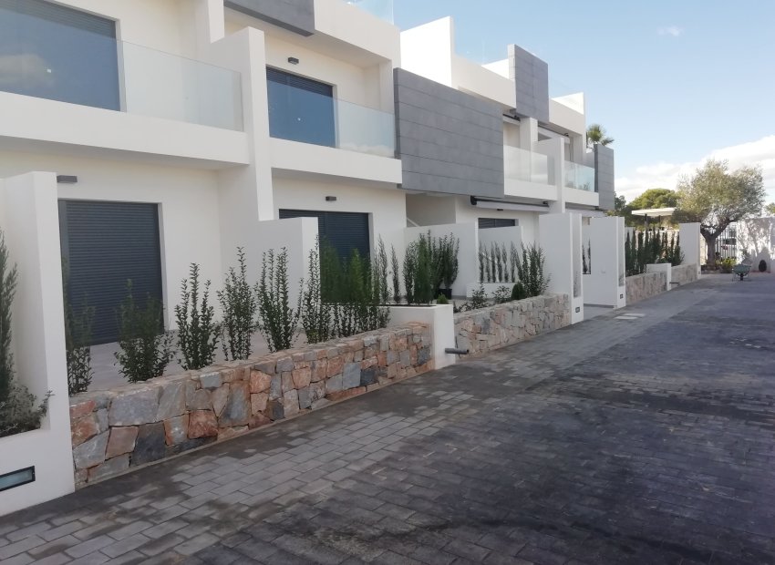 Obra nueva - Bungalow-Piso -
Torrevieja