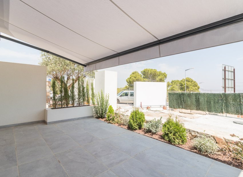 Obra nueva - Bungalow-Piso -
Torrevieja