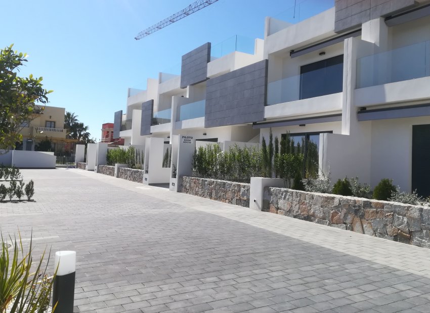 Obra nueva - Bungalow-Piso -
Torrevieja