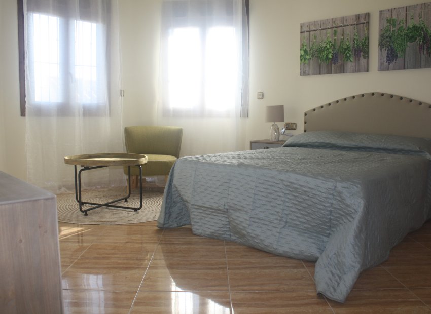 Obra nueva - Villa independiente -
Torrevieja