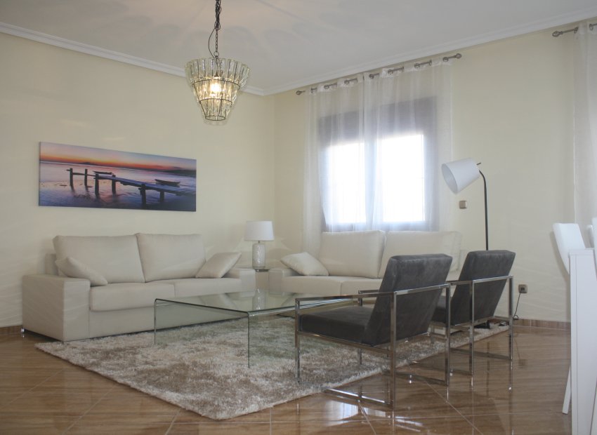 Obra nueva - Villa independiente -
Torrevieja