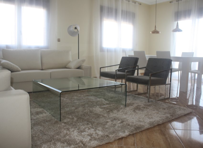 Obra nueva - Villa independiente -
Torrevieja
