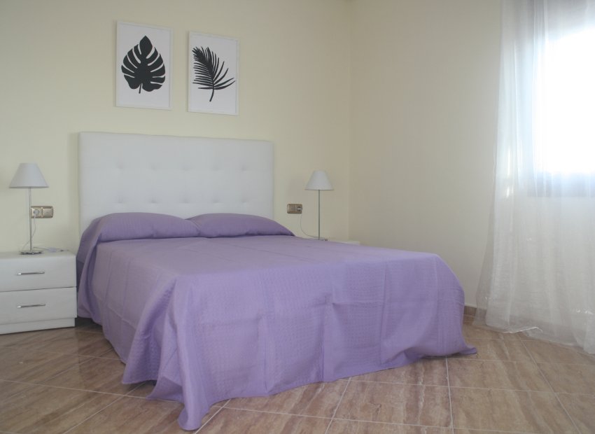 Obra nueva - Villa independiente -
Torrevieja